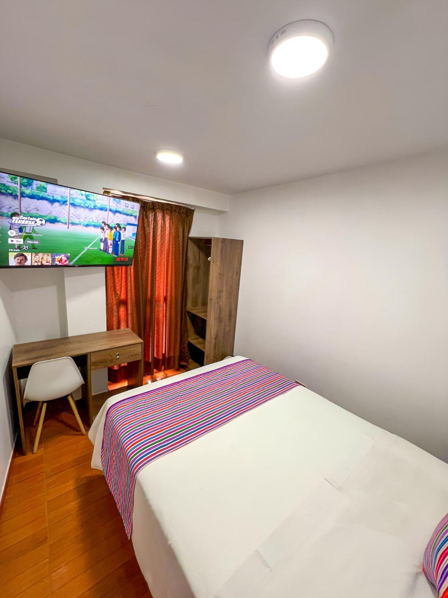 Golden Paris Hotel "Descuentos Junio" อายากุตโช ภายนอก รูปภาพ