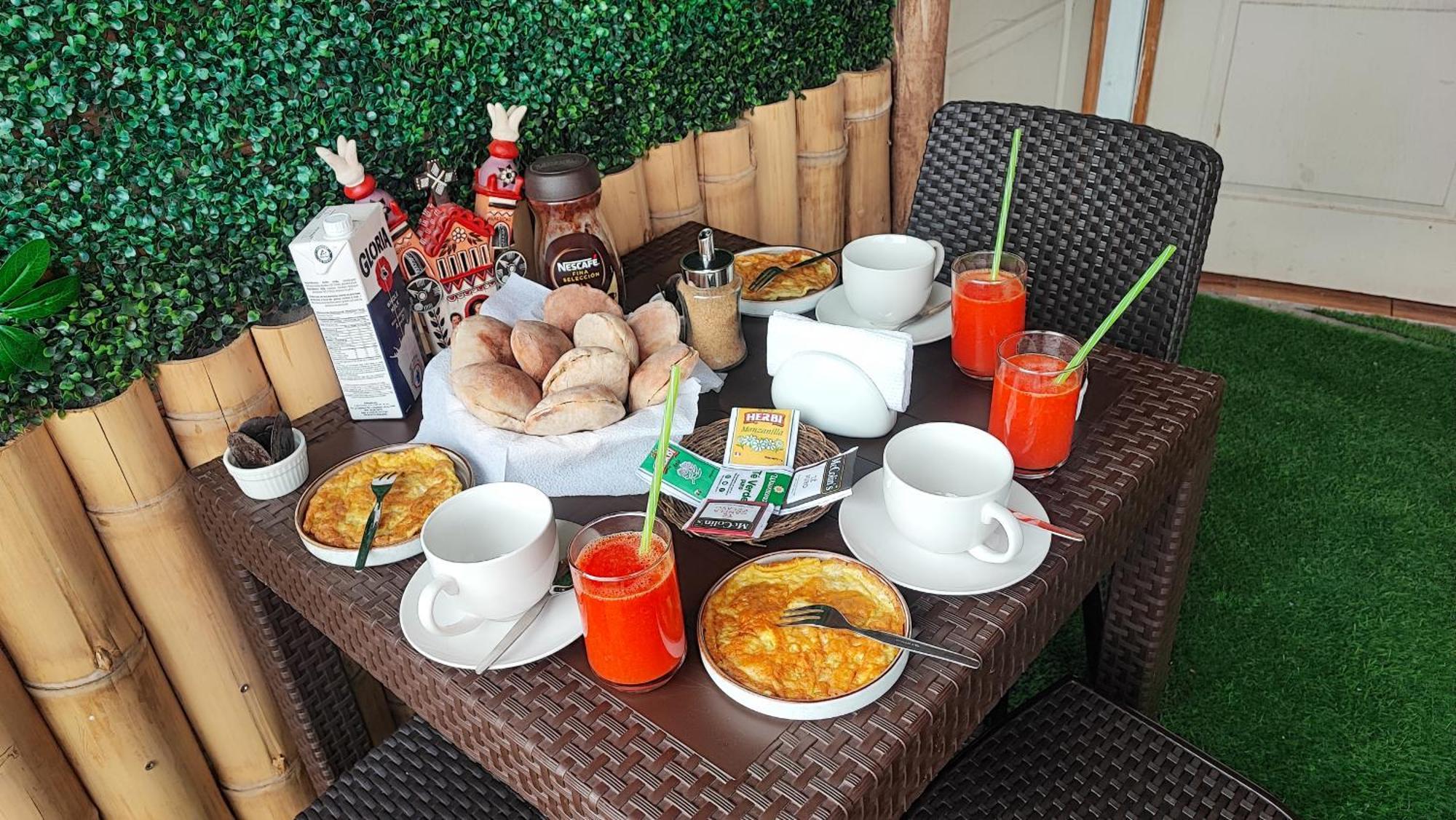 Golden Paris Hotel "Descuentos Junio" อายากุตโช ภายนอก รูปภาพ