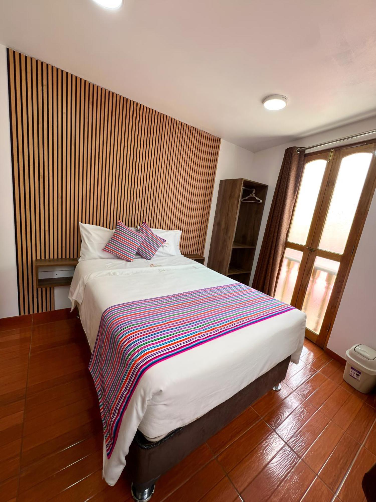 Golden Paris Hotel "Descuentos Junio" อายากุตโช ภายนอก รูปภาพ