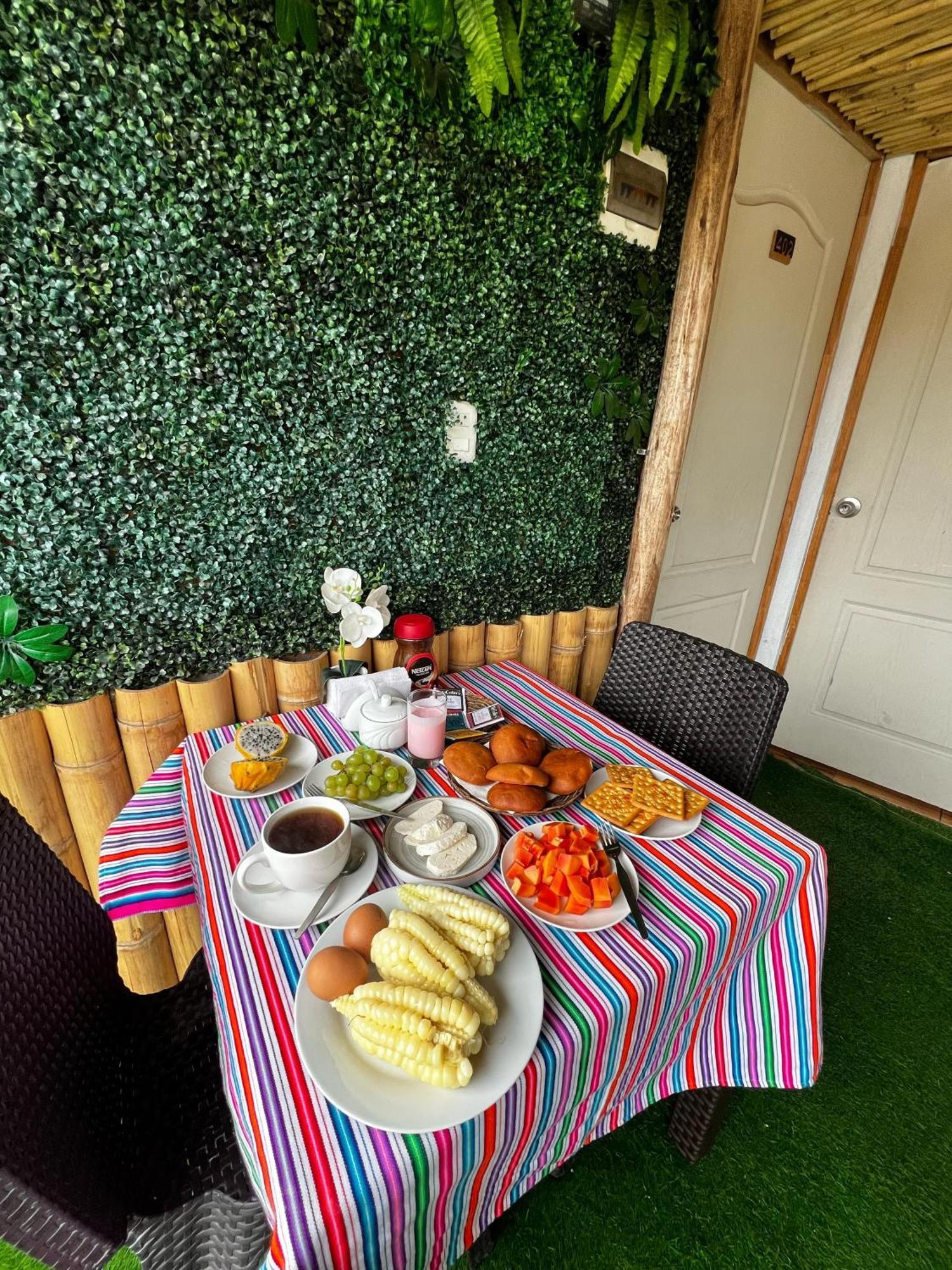 Golden Paris Hotel "Descuentos Junio" อายากุตโช ภายนอก รูปภาพ